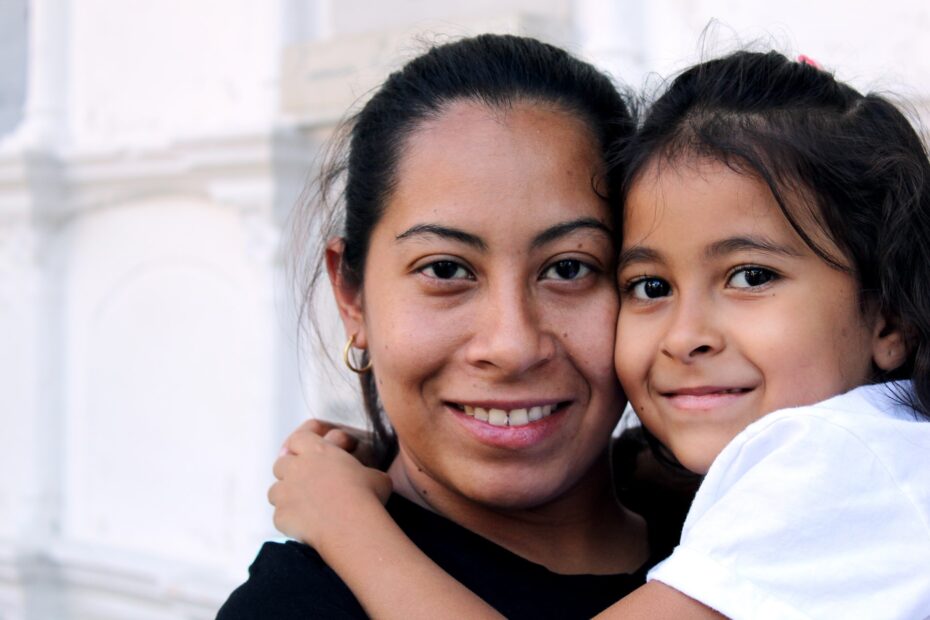 homeless-mother-and-daughter-seeking-emergency-supported-housing